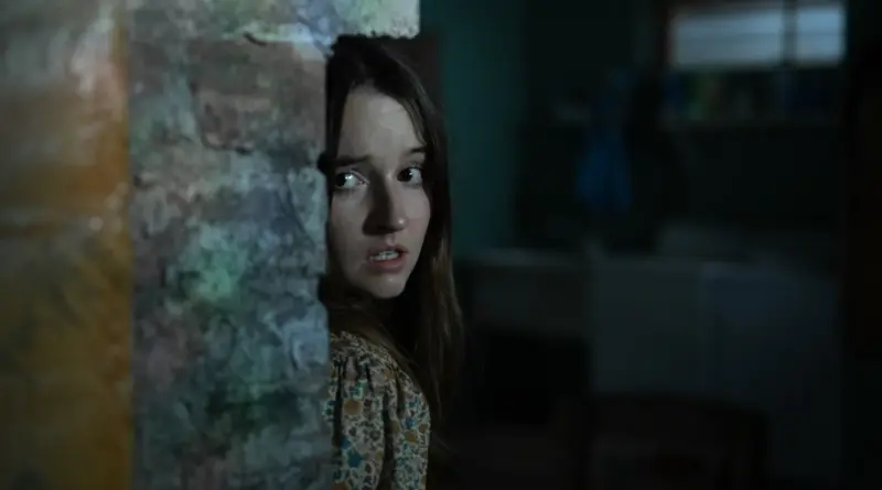 Crítica de 'Nadie te salvará': Un festín auditivo de terror que tropieza en su acto final. 1 mundoCine - nadie te salvara