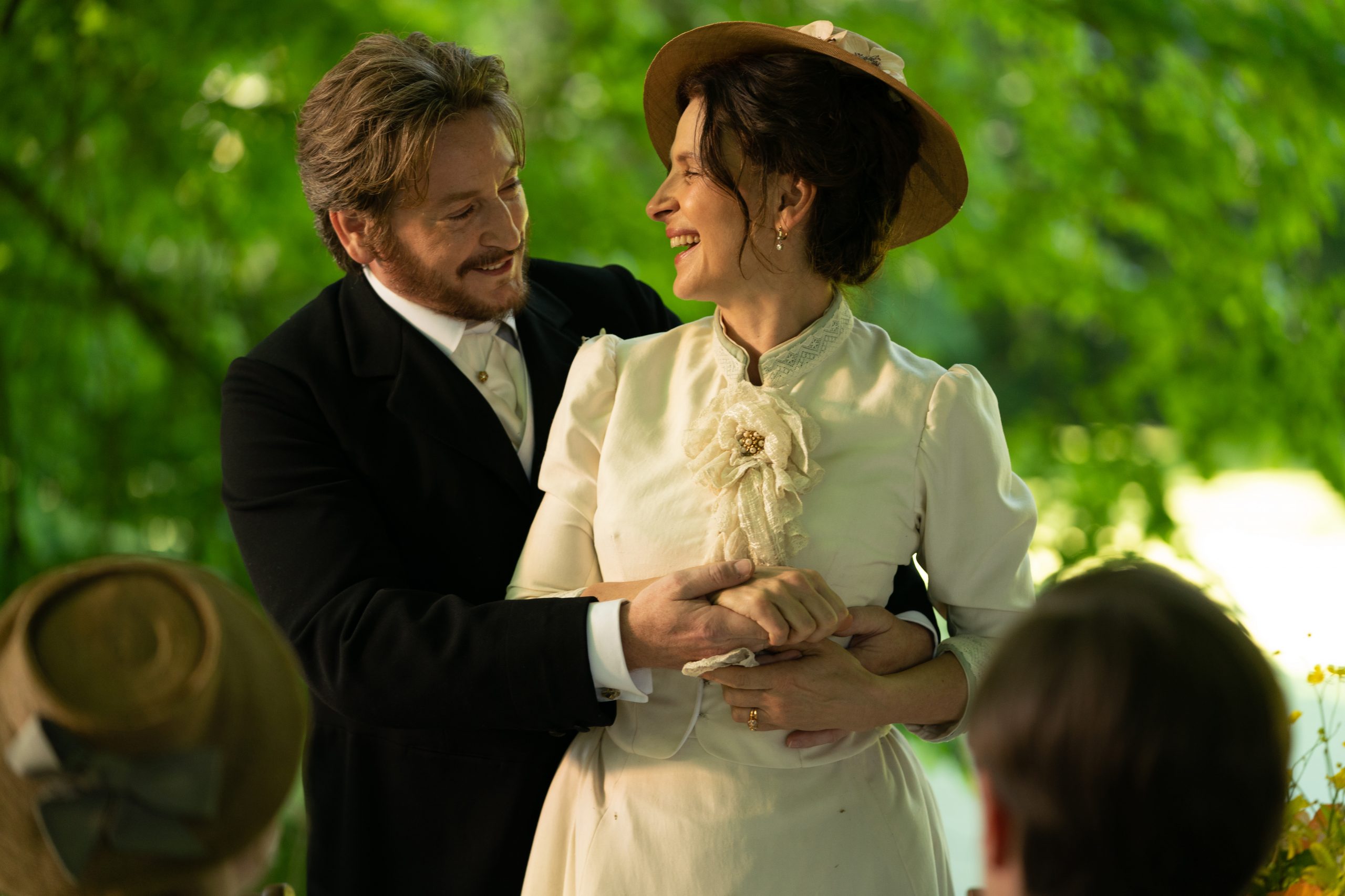 CRÍTICA (20SEFF): "A Fuego Lento" ("The Taste of Things") 4 Still 40 copyright ©Stephanie Branchu CAST Juliette Binoche Benoit Magimel scaled
