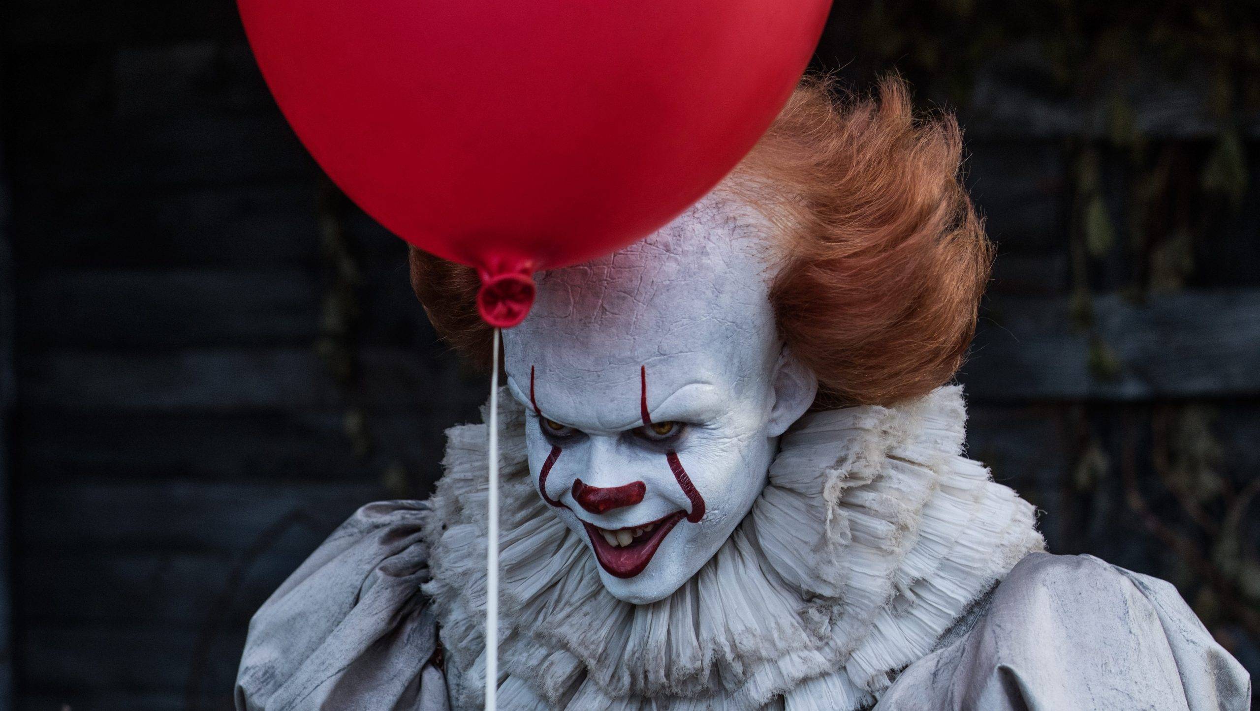 bill skarsgard as clown pennywise it 5k dc scaled