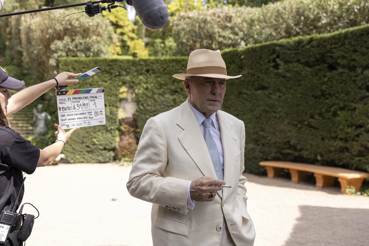 Netflix anuncia ‘El Problema Final’, una nueva serie basada en la novela de Arturo Pérez-Reverte. 4 0163 EPF landerlarranaga 3580