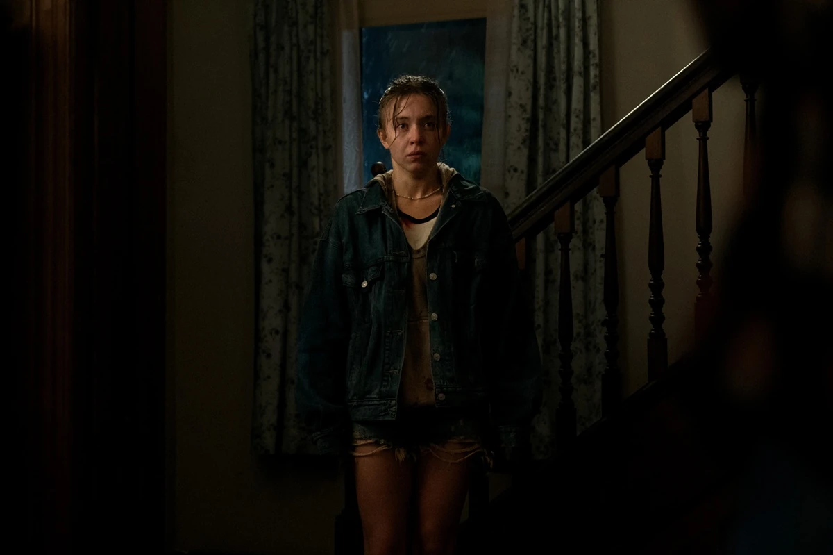 Julianne Moore y Sydney Sweeney son madre e hija encubriendo un crimen en el primer tráiler de la película ‘Echo Valley’. 2 Echo Valley
