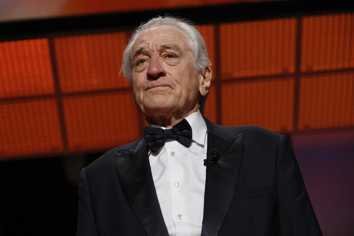 Robert De Niro recibe emocionado la Palma de Oro honorífica del Festival de Cannes 2025 de manos de Leonardo DiCaprio. 3 de niro palma de oro cannes 2025