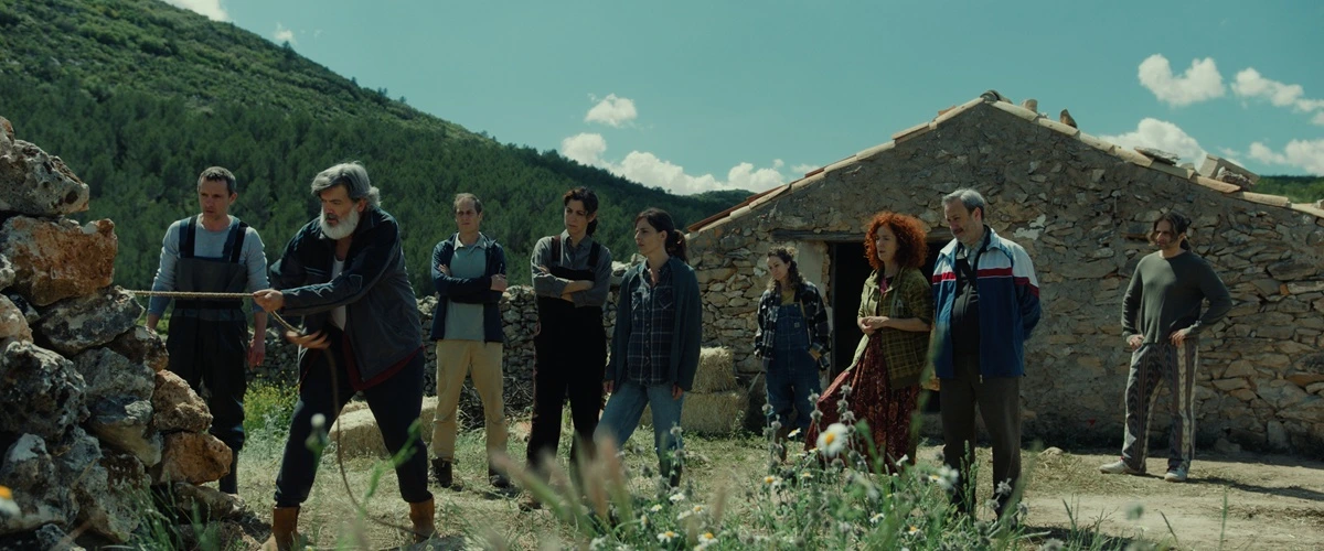 Comienza el rodaje de la película ‘En el Enjambre’, un thriller rural protagonizado por Pablo Molinero y Cristina Fernández Pintado. 4 en el enjambre