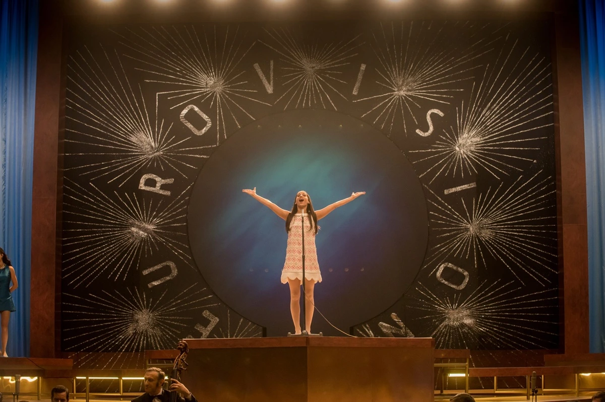 Crítica de 'La Canción': Vas a cantar el La la la y darle 12 points a esta serie sobre la primera victoria de España en Eurovisión. 2 la cancion serie 2025