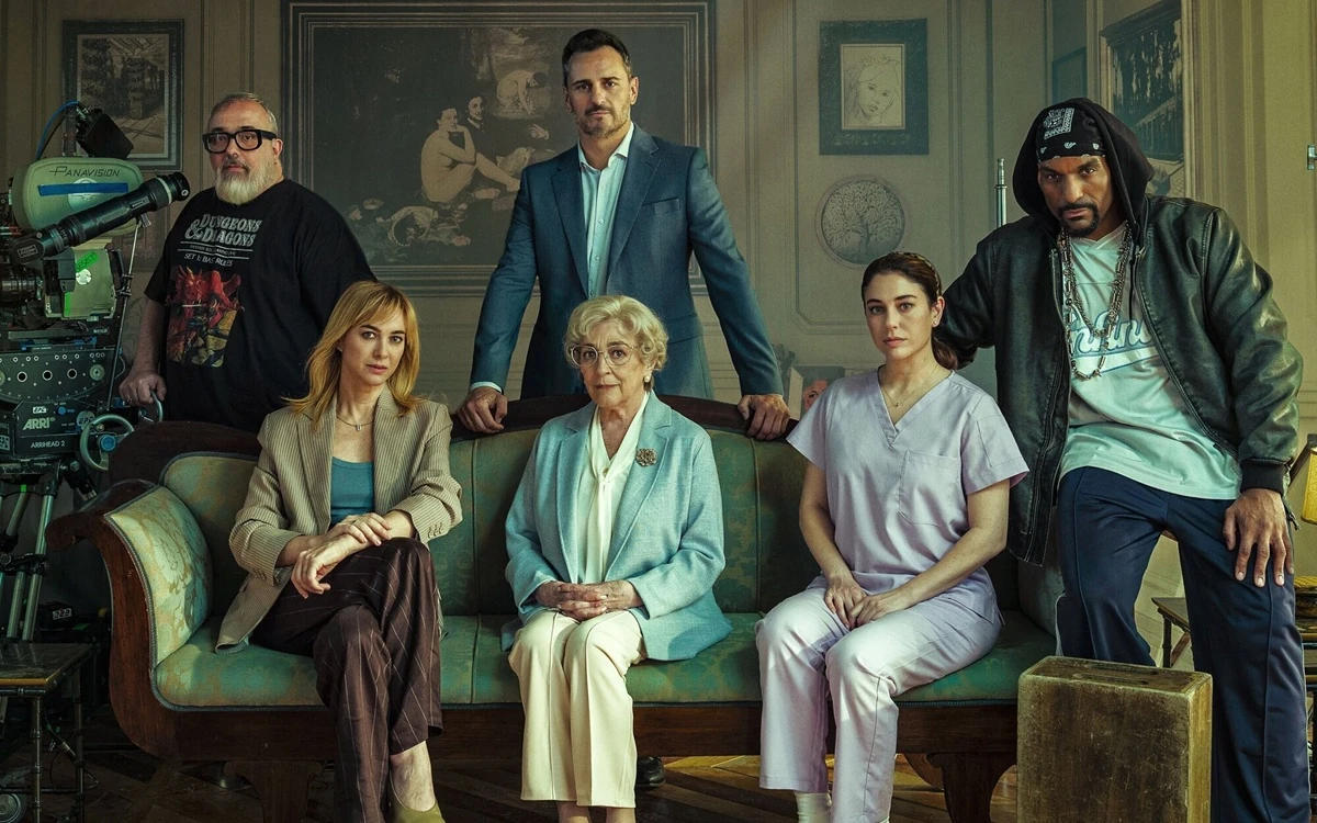 Rodaje en marcha de 'La Cuidadora', la nueva película de Álex de la Iglesia para Netflix, protagonizada por Carmen Maura y Blanca Suárez. 2 la cuidadora