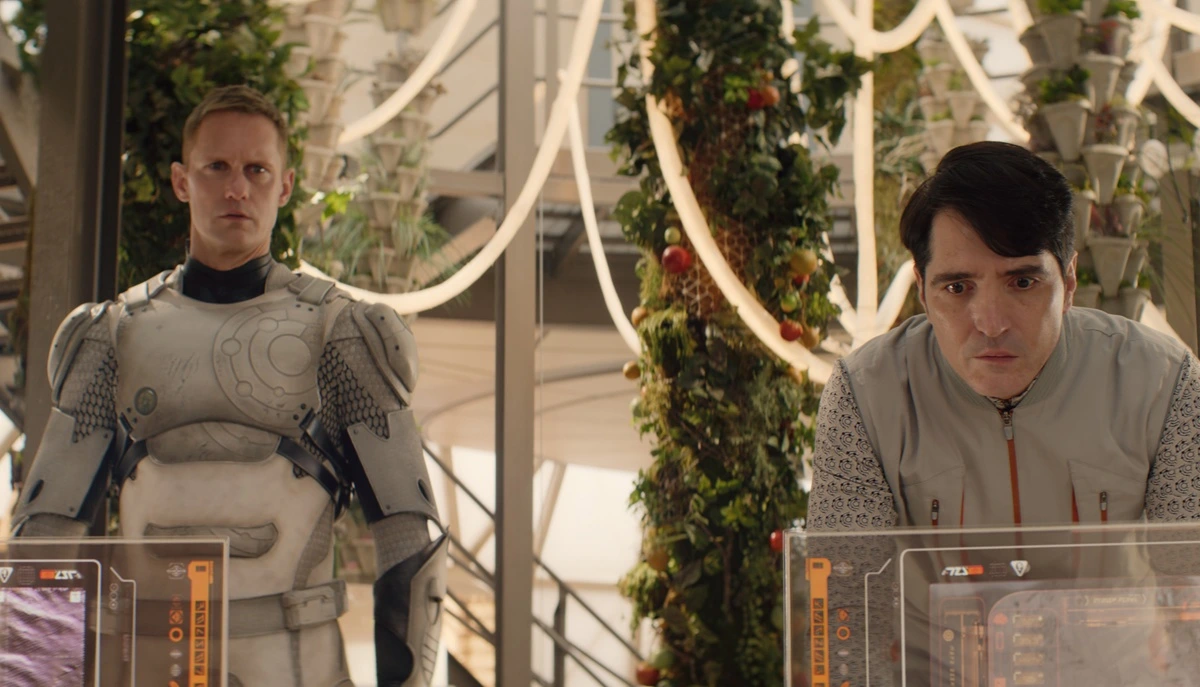 Crítica de 'Matabot' ('Murderbot'): Alexander Skarsgård es un robot autohackeado que no quiere matarte, solo ver su telenovela espacial. 5 matabot