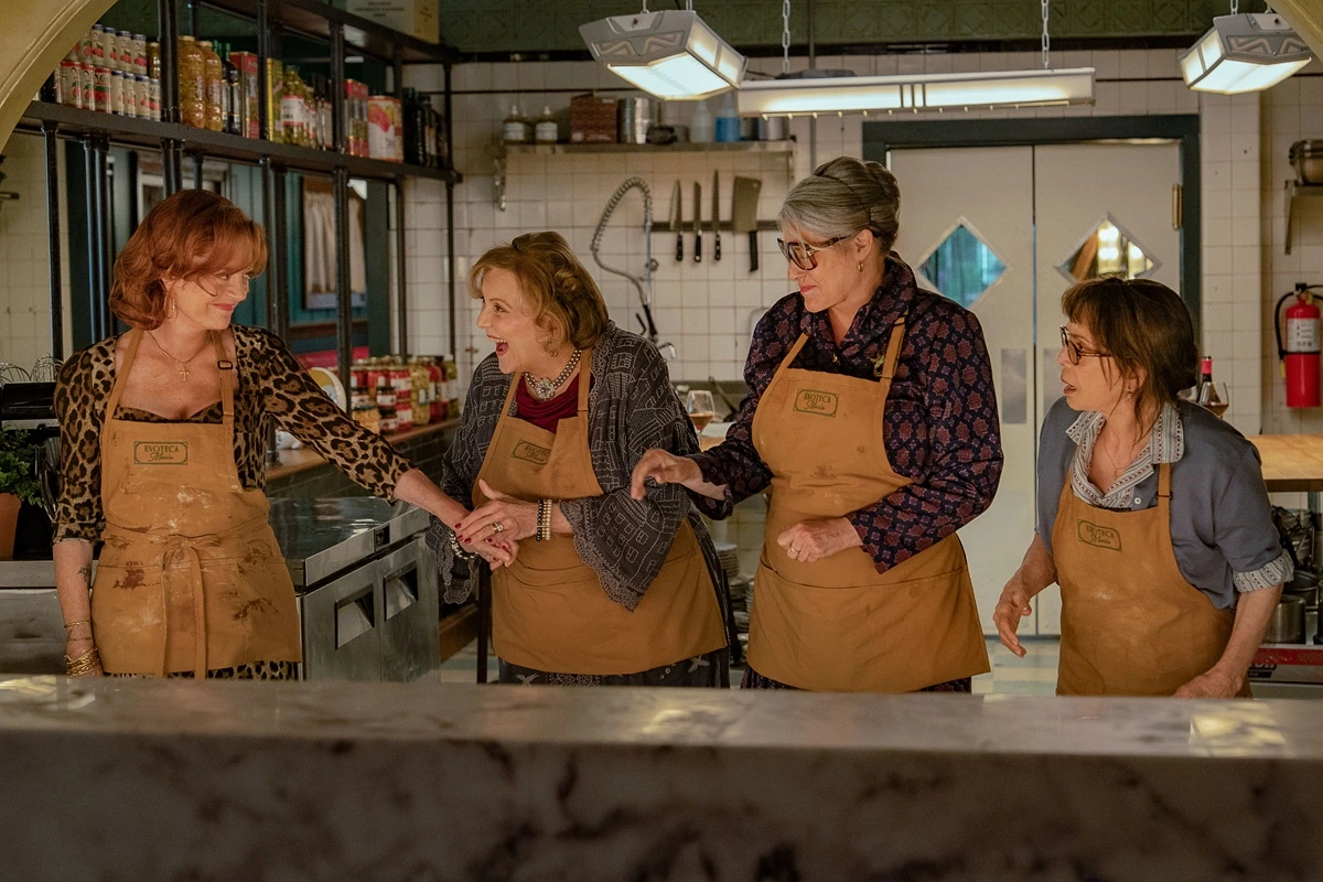 Crítica de 'Nonnas': La comedia de Netflix que trae el sabor de Italia, el amor y la familia. 3 nonnas 2025