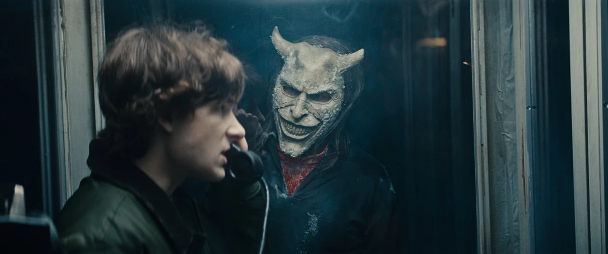 El teléfono vuelve a sonar en el inquietante primer tráiler de ‘Black Phone 2’, la secuela de la terrorífica película de Blumhouse de 2021. 2 black phone 2