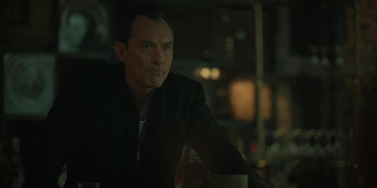 La serie ‘Black Rabbit’, con Jude Law y Jason Bateman como hermanos, ya tiene fecha de estreno en Netflix. ¡Toma nota! 4 black rabbit netflix 2025