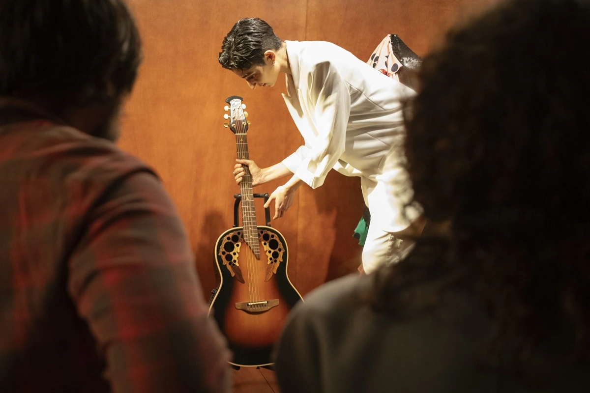 ‘Flores Para Antonio’, la película documental sobre Antonio Flores, se estrena en cines el 10 de octubre. 2 flores para antonio