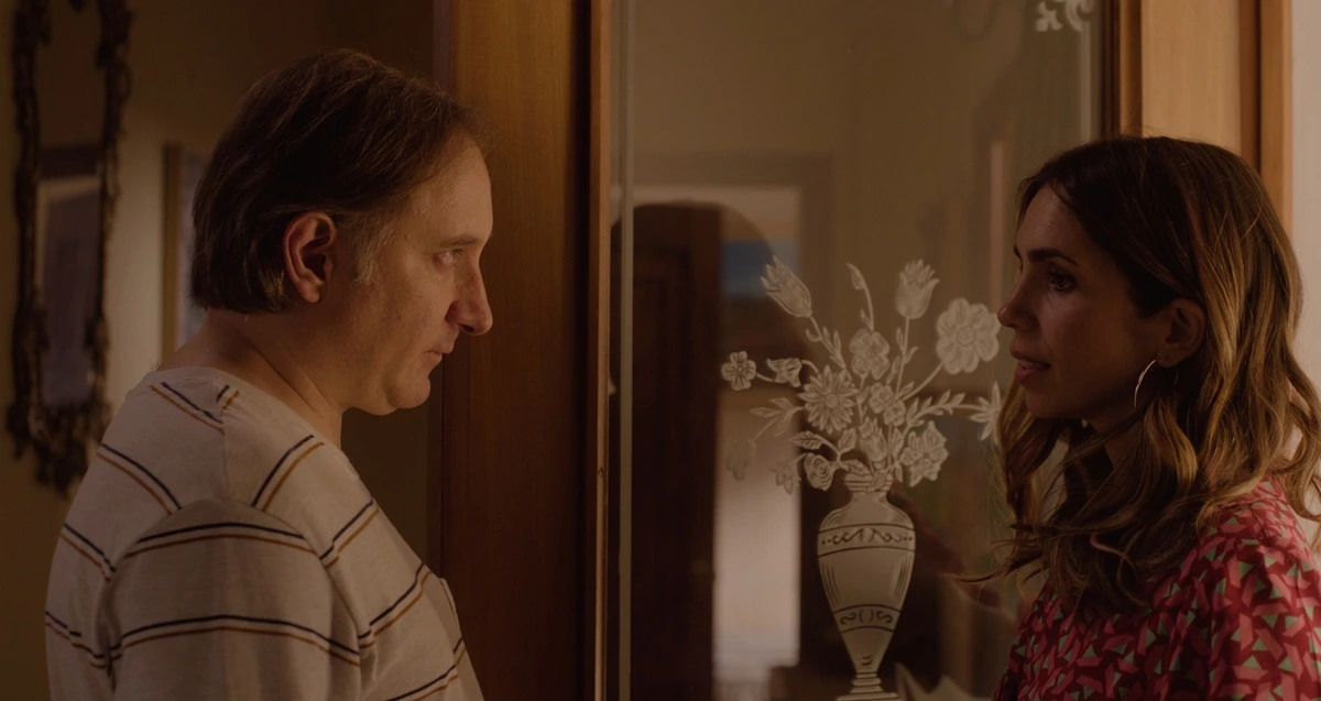 Elena Furiase se casa por dinero en el primer tráiler de la película ‘La Boda’. 2 la boda pelicula 2025