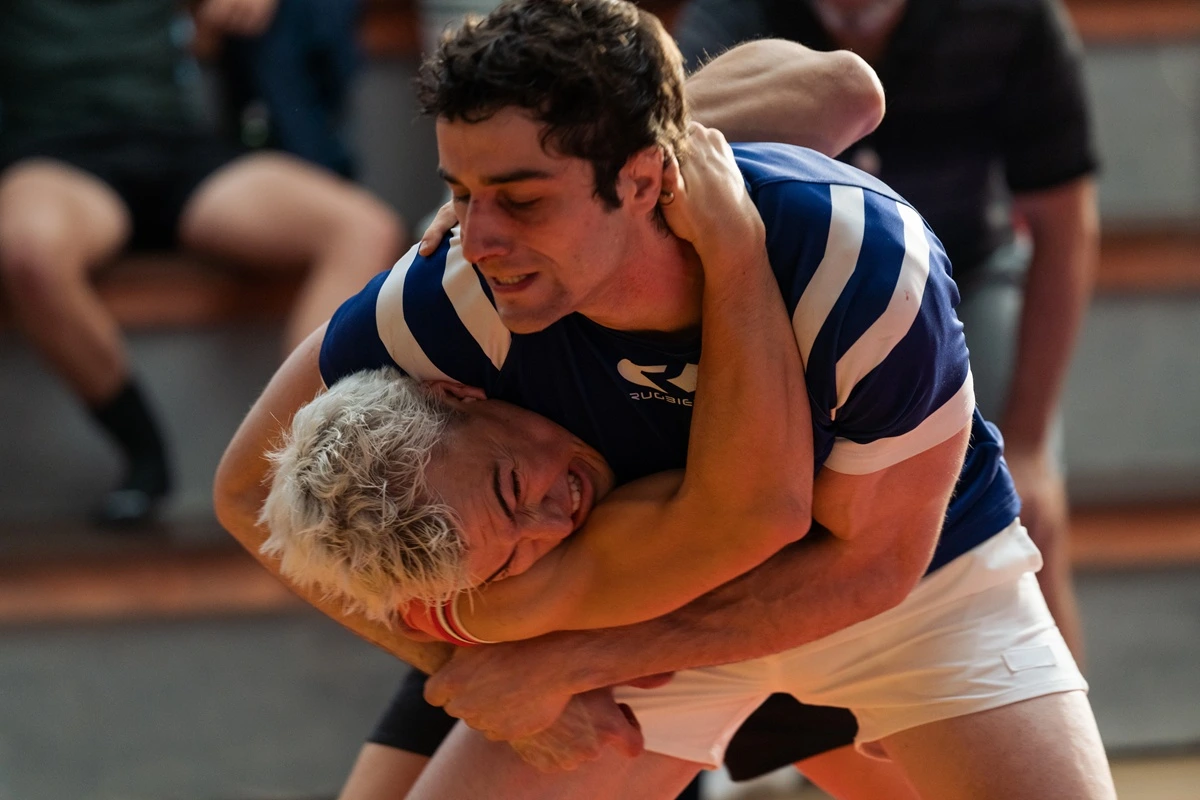Nadie quiere ser el segundo en el primer tráiler de la serie adolescente ‘Olympo’, de Netflix. 2 olympo
