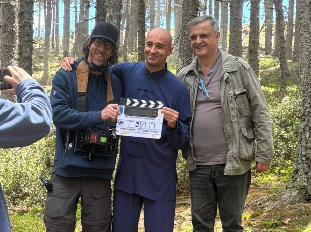 Arranca el rodaje de ‘Una Pistola, Una Bala y un Oso Panda’, la nueva película de Oriol Cardús. 3 una pistola una bala y un oso panda rodaje pelicula