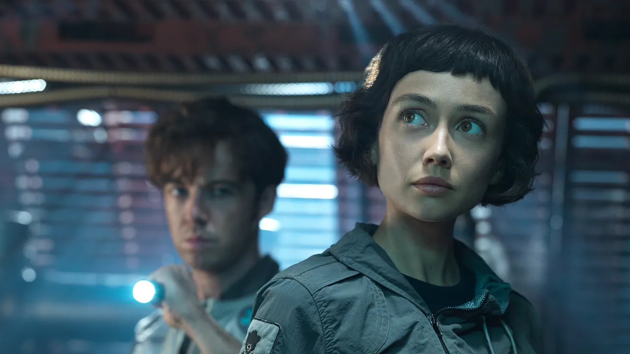alien planeta tierra serie 2025