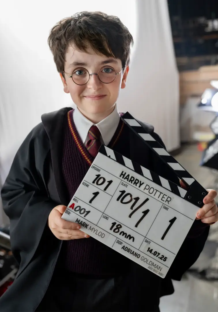 ¡Atención, Potterheads! Arranca el rodaje de la serie 'Harry Potter' y ya tenemos la primera imagen del nuevo niño que sobrevivió. 4 harry potter serie
