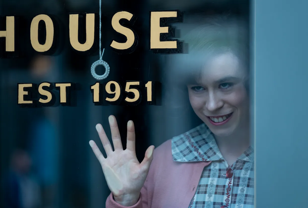 El aterrador nuevo tráiler de 'IT: Bienvenidos a Derry' trae de vuelta al siniestro Pennywise. 2 it bienvenidos a derry serie