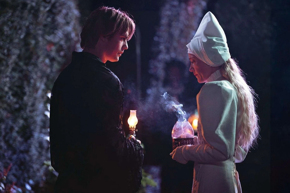 Sumérgete en una fantasía medieval con Nicholas Galitzine, Emma Corrin y Charli XCX en el primer tráiler de 'Las Cien Noches de Hero'. 2 mundoCine - 100 nights of hero pelicula