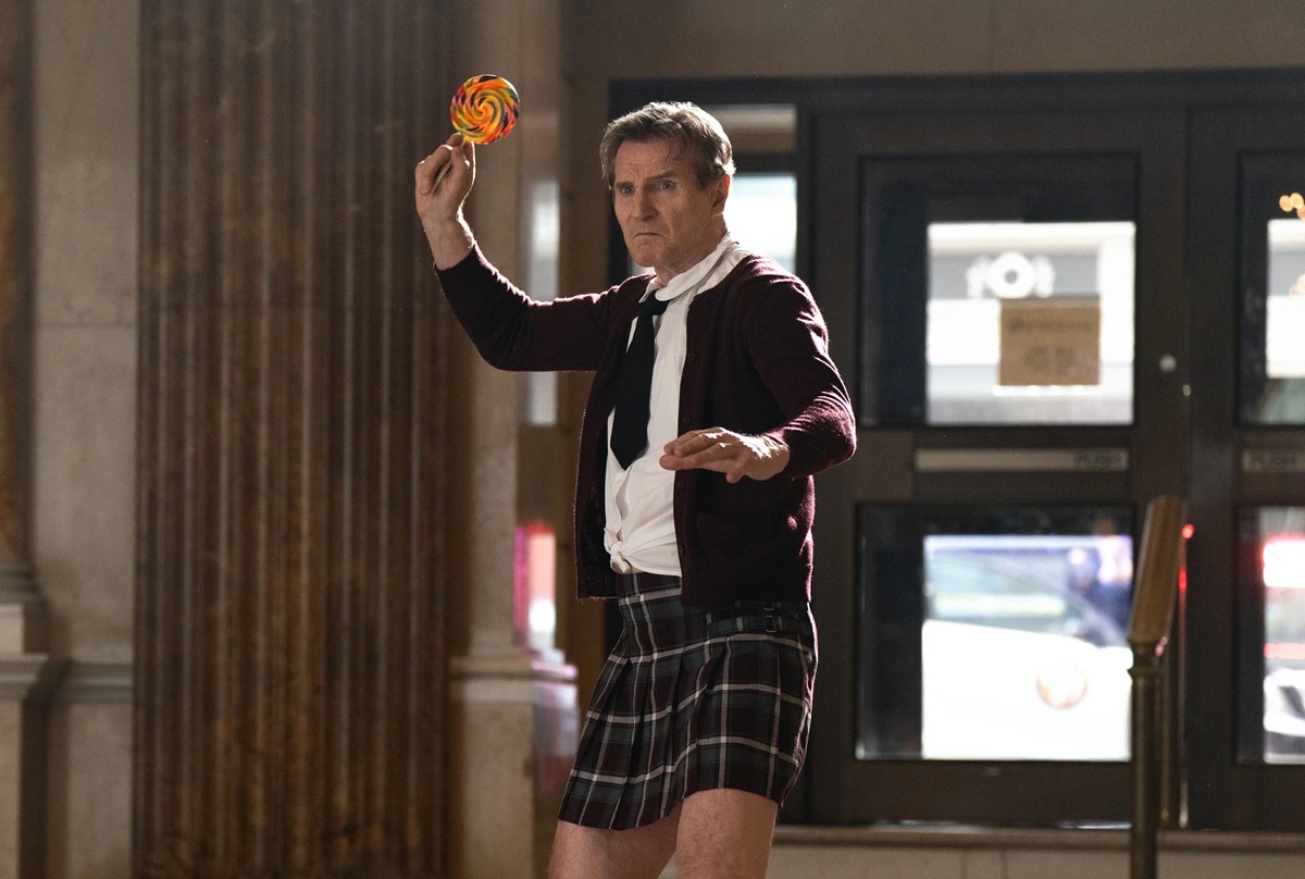 Crítica de 'Agárralo Como Puedas': Renace la comedia americana. 2 mundoCine - agarralo como puedas 2025 pelicula