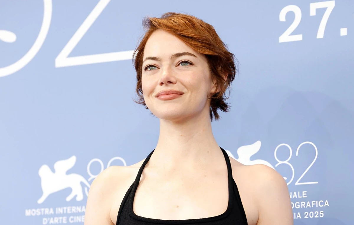 Emma Stone confiesa que cree en los extraterrestres en la rueda de prensa de 'Bugonia' del Festival de Venecia. 2 mundoCine - emma stone festival venecia 2025 bugonia
