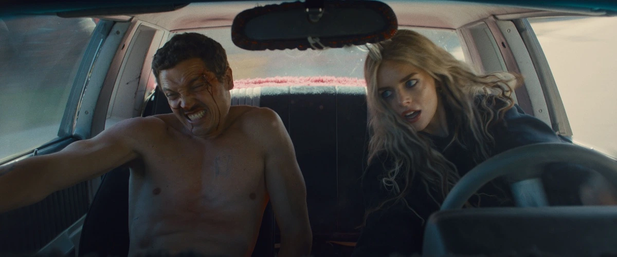 Samara Weaving pisa el acelerador en el frenético primer tráiler de 'La Conductora' ('Eenie Meanie'). 2 la conductora 2025
