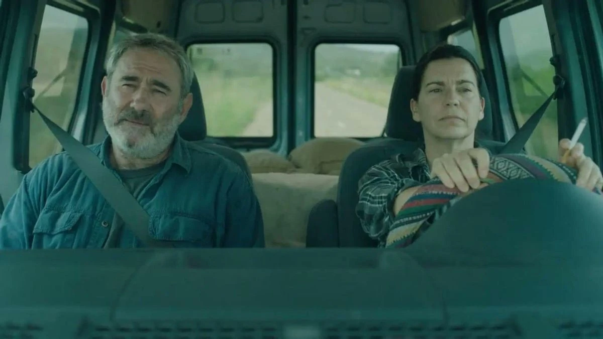 Crítica de 'La Terra Negra': Un golpe de fe en el letargo del cine español. 3 mundoCine - la terra negra 2025