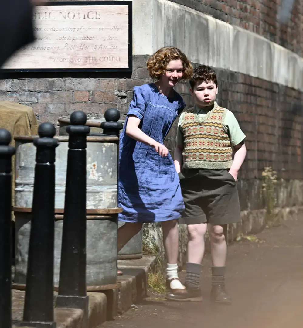 El rodaje de 'Las Crónicas de Narnia' comienza en Londres bajo la dirección de Greta Gerwig. 4 mundoCine - narnia rodaje netflix greta