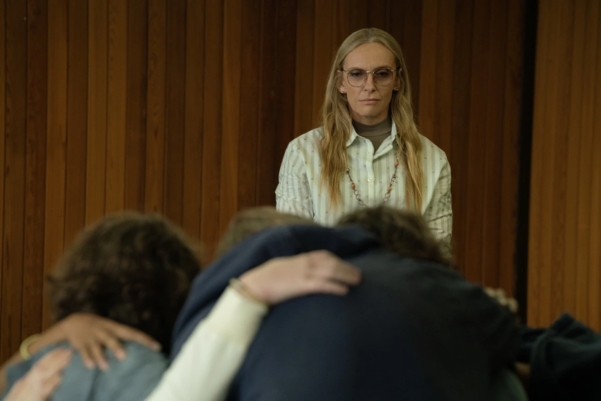 Toni Collette dirige una oscura academia para adolescentes problemáticos en el nuevo tráiler de la serie 'Incontrolables' ('Wayward'). 2 mundoCine - wayward serie