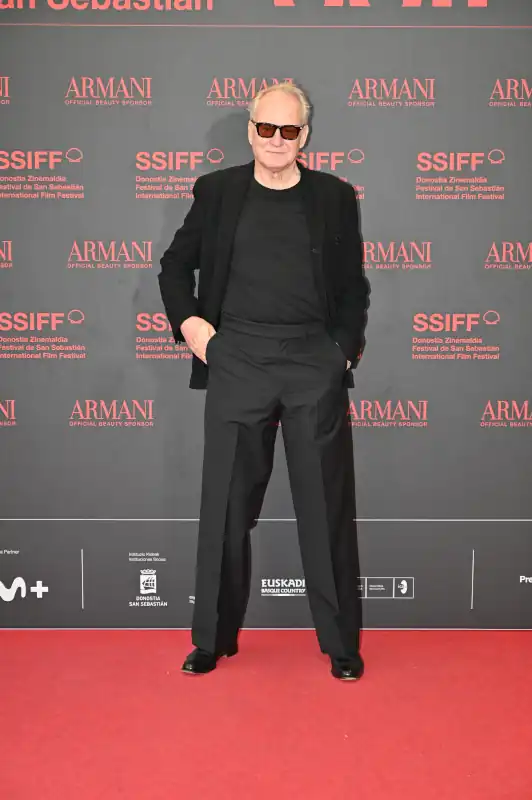 Joachim Trier, Renate Reinsve y Stellan Skarsgård, protagonistas absolutos de la alfombra roja del Festival de San Sebastián. 5 Stellan Skarsgård asiste a la alfombra roja de ‘Valor Sentimental’ en el 73 Festival Internacional de Cine de San Sebastián, el 20 de septiembre de 2025 en San Sebastián, España.