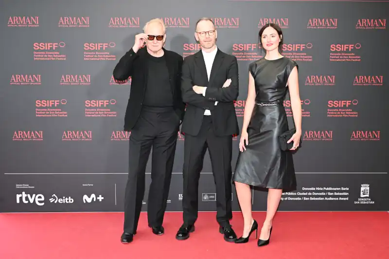 Joachim Trier, Renate Reinsve y Stellan Skarsgård, protagonistas absolutos de la alfombra roja del Festival de San Sebastián. 10 Joachim Trier, Renate Reinsve y Stellan Skarsgård asisten a la alfombra roja de ‘Valor Sentimental’ en el 73 Festival Internacional de Cine de San Sebastián, el 20 de septiembre de 2025 en San Sebastián, España.