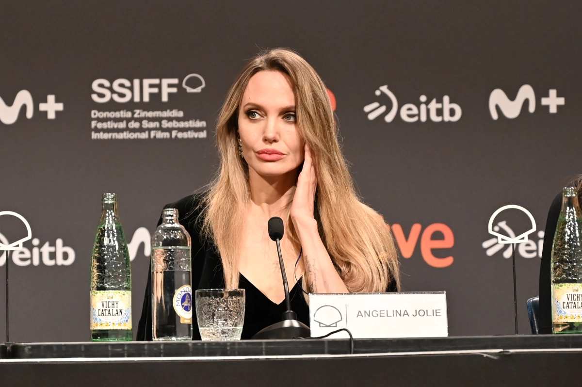 Angelina Jolie deslumbra en el Festival de San Sebastián con motivo del estreno de ‘Couture’, y estas fotografías lo demuestran.