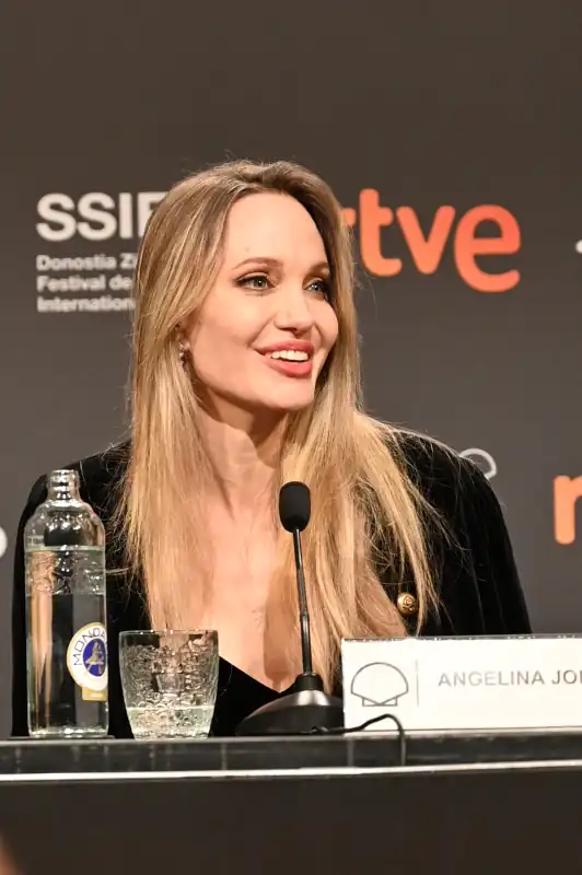 Angelina Jolie en la rueda de prensa de ‘Couture’ en el 73 Festival Internacional de Cine de San Sebastián, el 21 de septiembre de 2025 en San Sebastián, España.