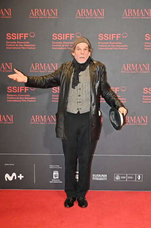 Denis Lavant asiste a la alfombra roja de ‘The Stranger’ en el 73.º Festival Internacional de Cine de San Sebastián, el 22 de septiembre de 2025.