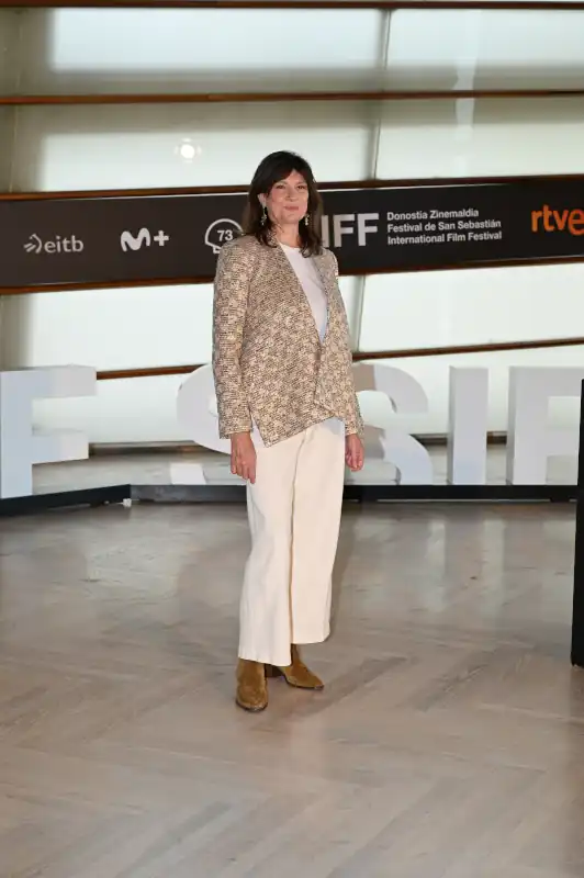 Anne-Dominique Toussaint asiste al photocall del 73 Festival Internacional de Cine de San Sebastián, el 22 de septiembre de 2025 en San Sebastián, España.