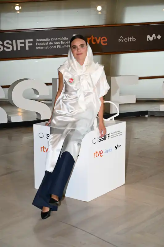 Jone Laspiur asiste al photocall de ‘Karmele’ en el 73.º Festival Internacional de Cine de San Sebastián, el 22 de septiembre de 2025.
