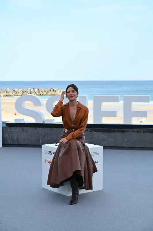 'Los Tigres', de Alberto Rodríguez, inaugura la participación española en la competición por la Concha de Oro en el Festival de San Sebastián. 8 Bárbara Lennie asiste al photocall de ‘Los Tigres’ en el 73 Festival Internacional de Cine de San Sebastián, el 20 de septiembre de 2025 en San Sebastián, España.