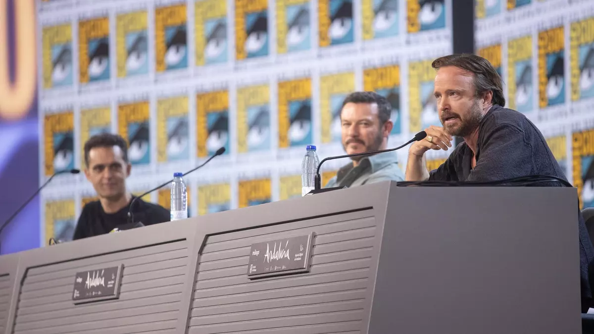 mundoCine - pedro alonso luke evans aaron paul san diego comic con malaga 2025