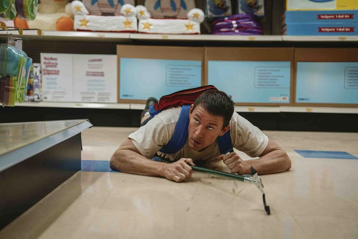 Ya tiene fecha de estreno en cines 'Roofman', con Channing Tatum como el ladrón que vivía en un Toys R Us y atracaba McDonald’s. ¡Toma nota! 2 mundoCine - roofman 2025
