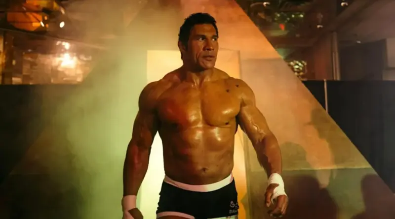 Imagen de la película de A24 The Smashing Machine con un irreconocible Dwayne Johnson