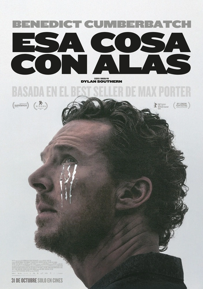 Crítica de 'Esa Cosa con Alas' ('The Thing With Feathers'): Benedict Cumberbatch pone las alas en una película que no alcanza a volar. 8 mundoCine - esa cosa con alas 2025 poster