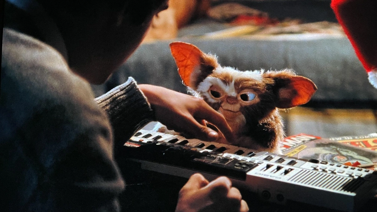 15 películas de terror para este Halloween pensadas para niños (y padres) que quieren pasar miedo, pero solo un poquito. 9 mundoCine - gremlins 1984