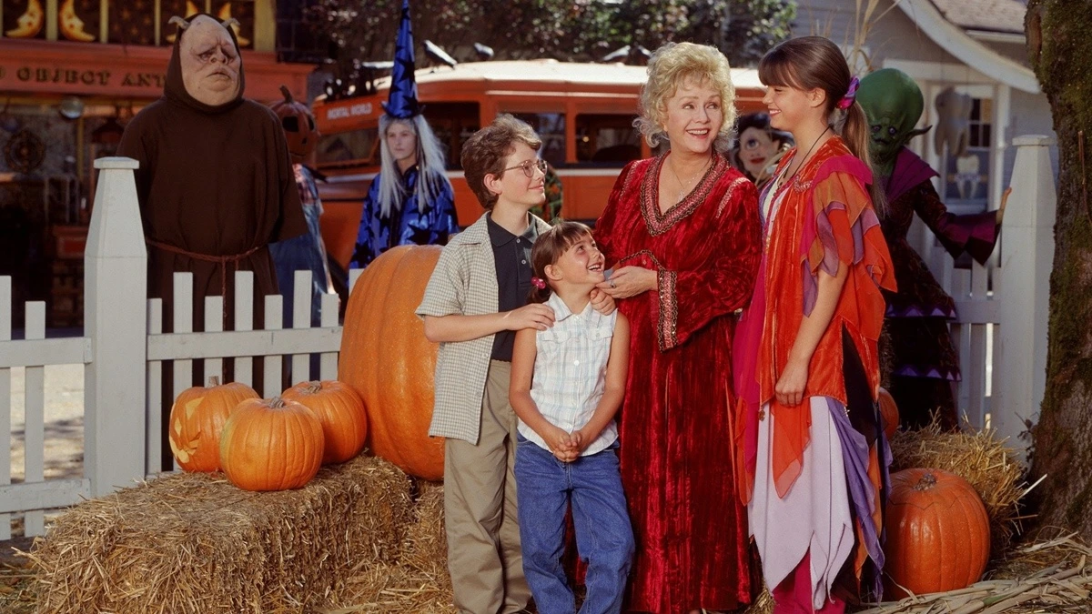 15 películas de terror para este Halloween pensadas para niños (y padres) que quieren pasar miedo, pero solo un poquito. 10 mundoCine - halloweentown