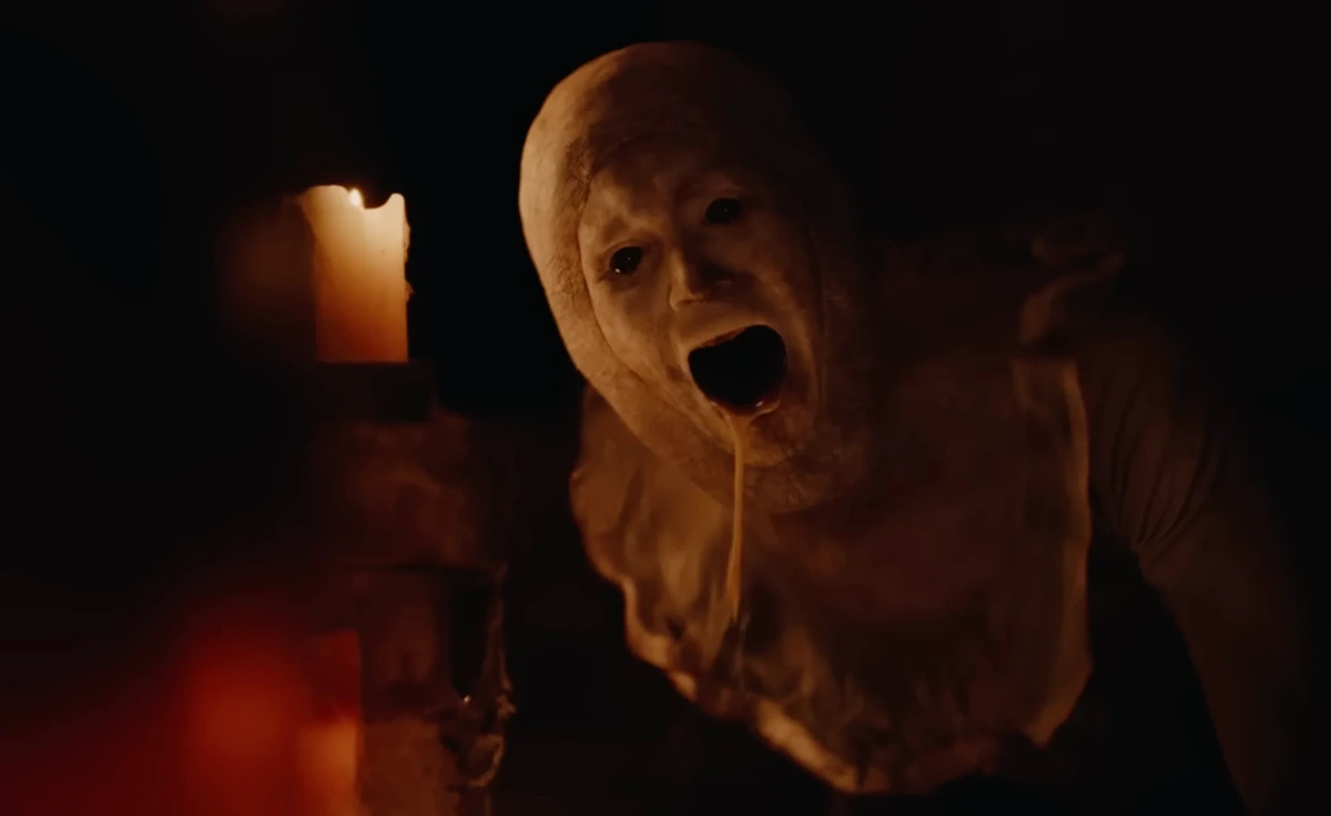 Una escapada romántica se tuerce en el nuevo tráiler de 'Keeper', la nueva pesadilla de Oz Perkins que ya elogian Guillermo del Toro y James Wan. 2 mundoCine - keeper 2025 pelicula