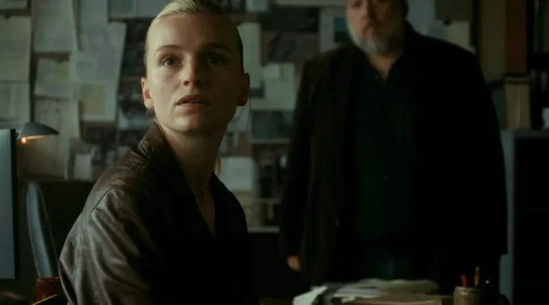 'La Agente Encubierta', el thriller danés sobre una agente que se infiltra entre narcotraficantes, lidera el top 10 de series de Netflix más vistas. 1 Imagen de la serie La Agente Encubierta