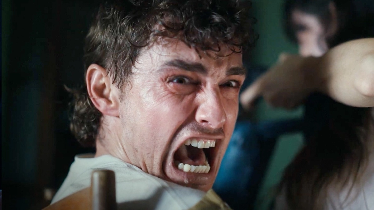 'Together' llega hoy a los cines como el plan perfecto (o el más temerario) para disfrutar en pareja este Halloween. 2 mundoCine - together pelicula estreno