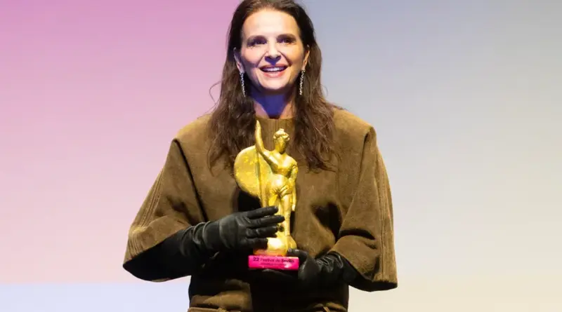 Juliette Binoche recibe el Giraldillo de Honor en el Festival de Sevilla 2025
