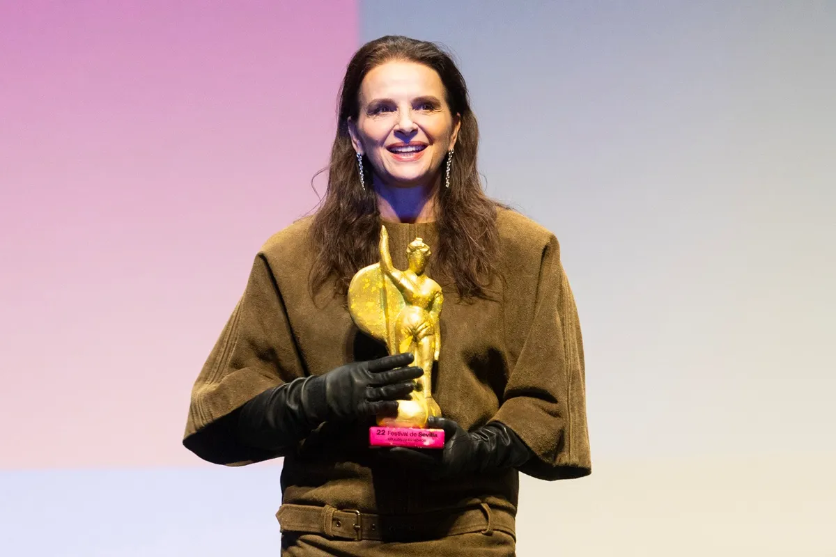 Juliette Binoche recibe el Giraldillo de Honor en el Festival de Cine de Sevilla 2025. 2 mundoCine - Juliette Binoche Guiraldillo de Honor