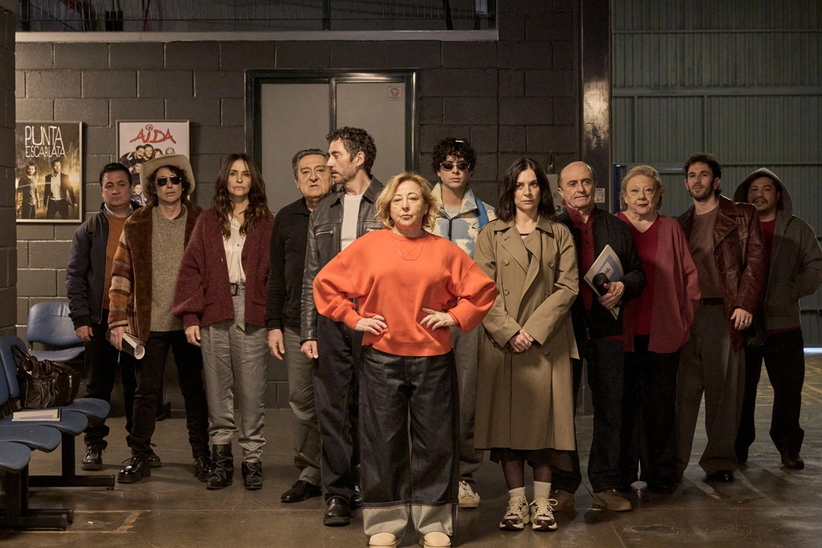 Paco León dirige el regreso más meta a Esperanza Sur en el tráiler de 'Aída y vuelta'. 2 mundoCine - aida y vuelta pelicula