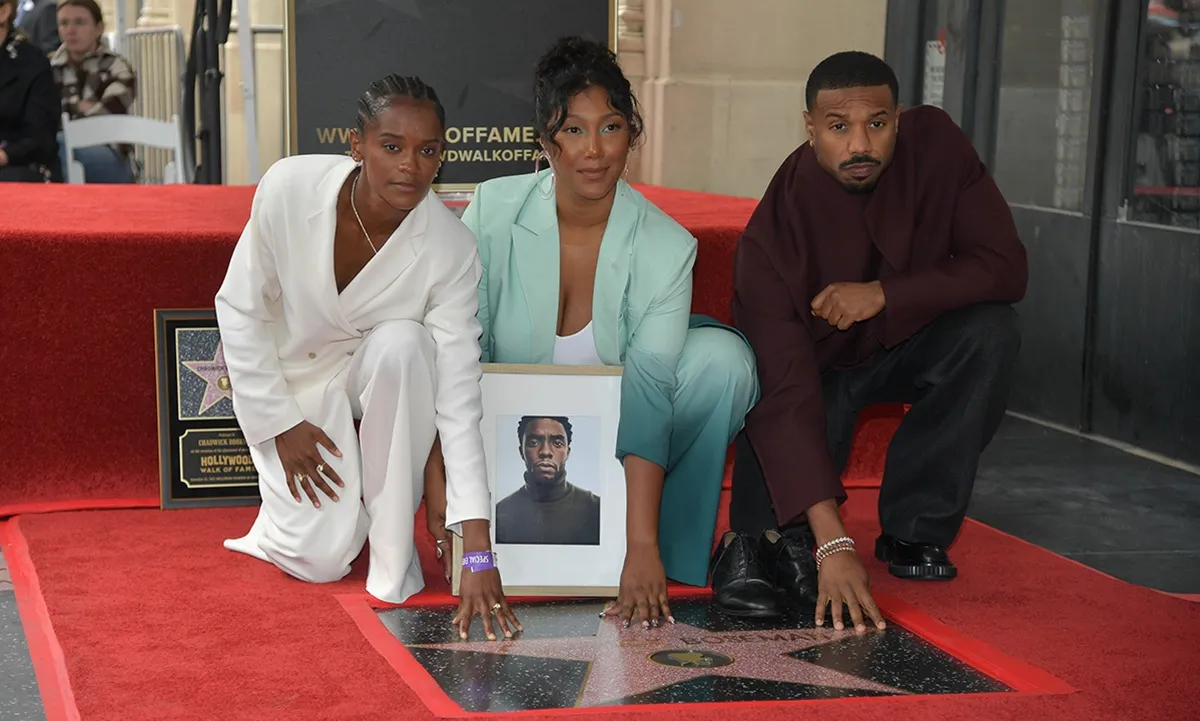 mundoCine - chadwick boseman estrella paseo fama hollywood