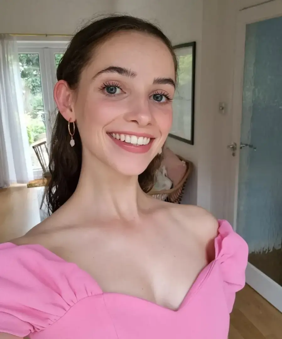 mundoCine - dorothy wicked bethany weaver