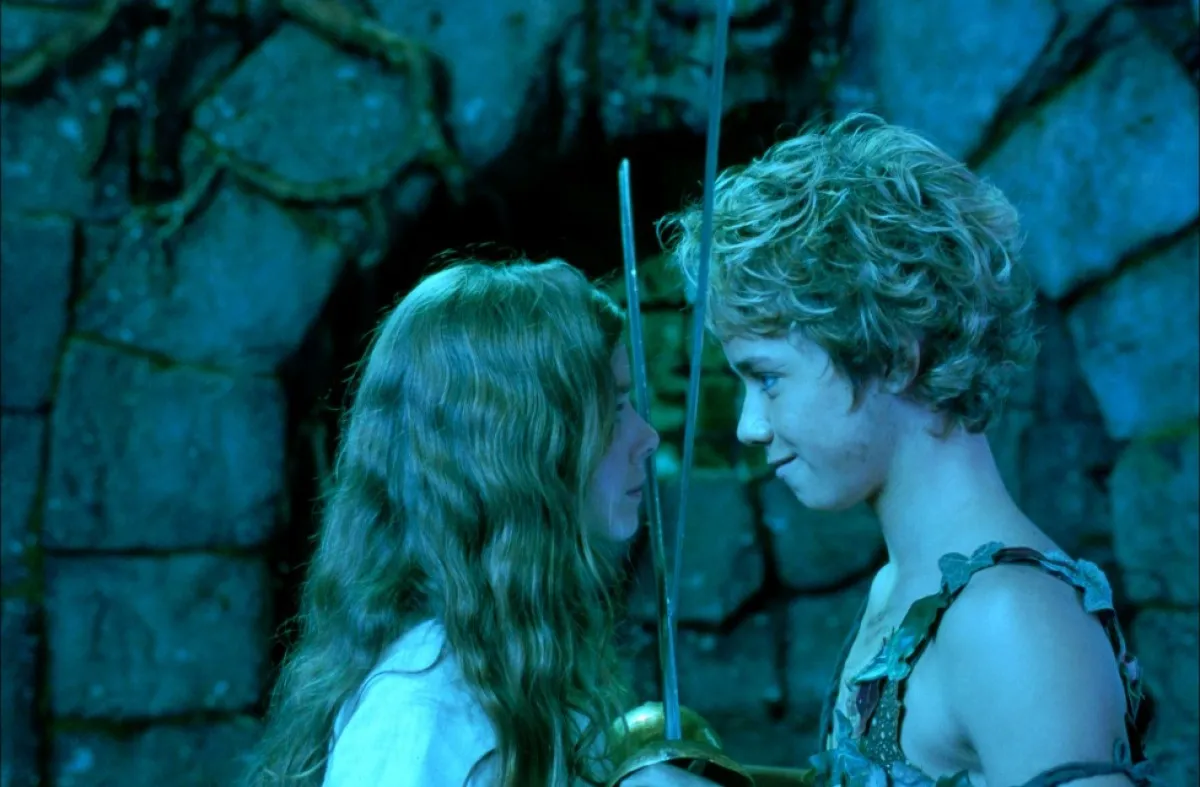 mundoCine - jeremy sumpter rachel hurd wood peter pan